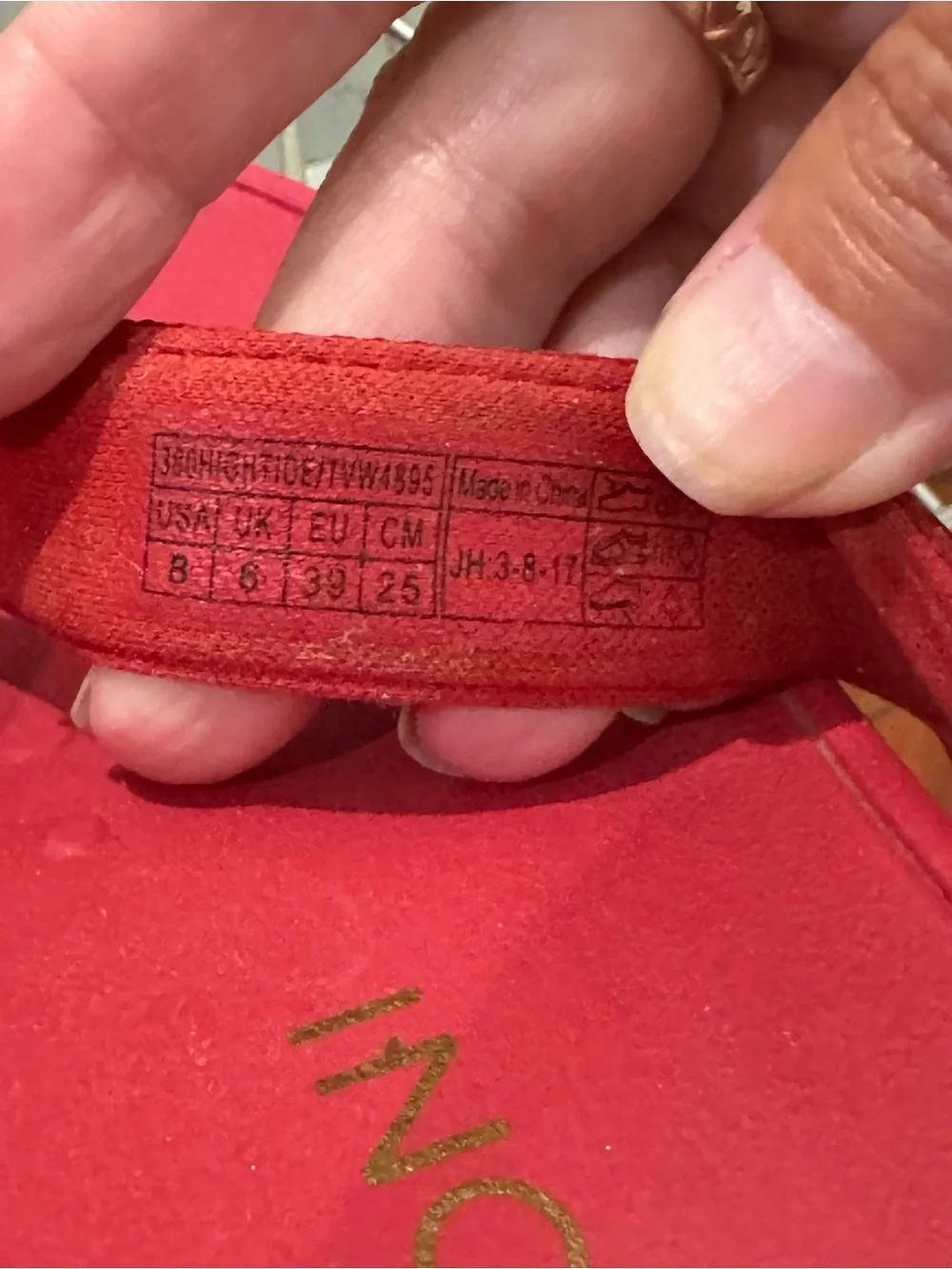 Vionic Red Sandals Size 8